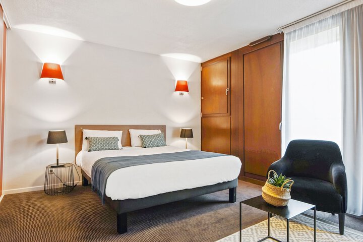 Room 4 of 41