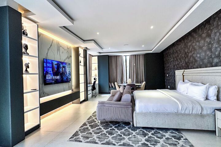 Room 36 of 121