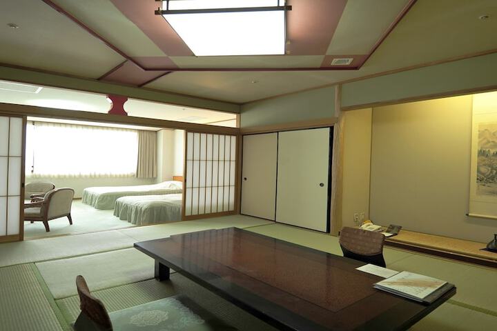Room 8 of 27