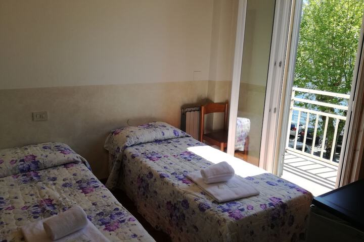 Room 3 of 38