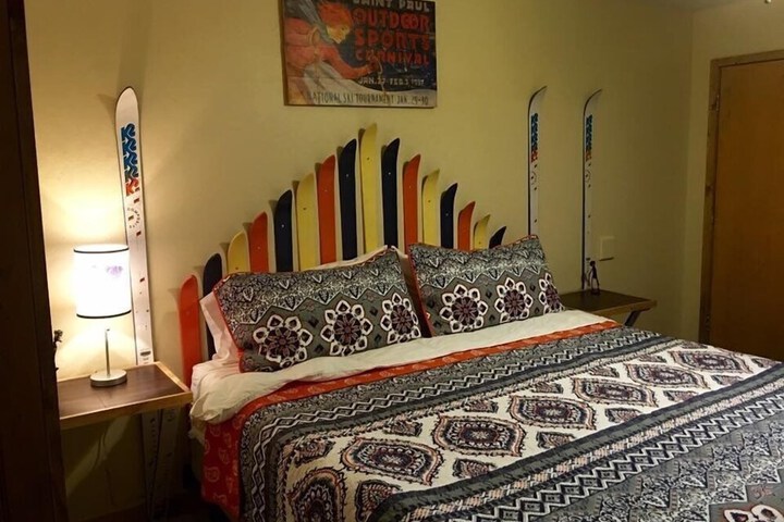 Room 4 of 63
