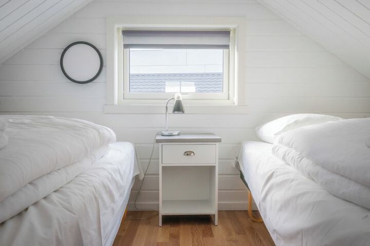 Room 27 of 262