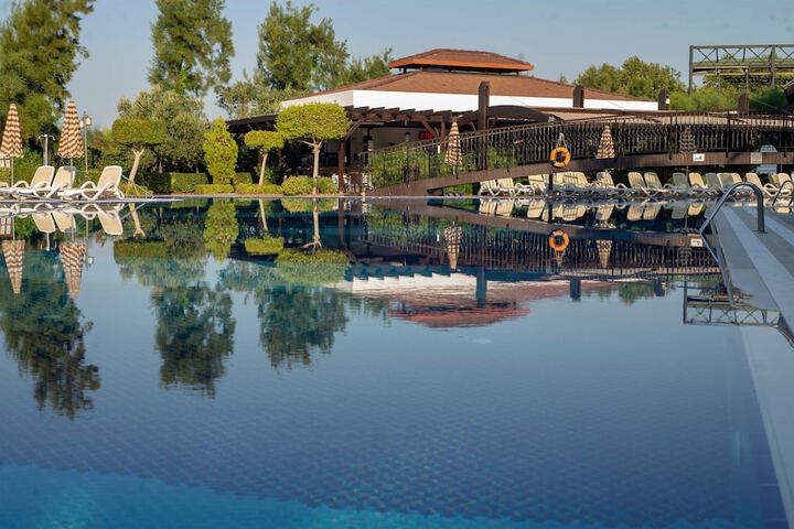Pools & Facilities