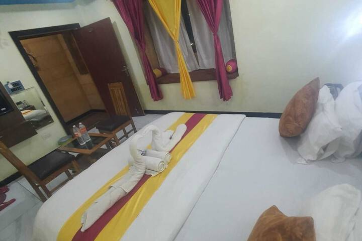 Room 3 of 27