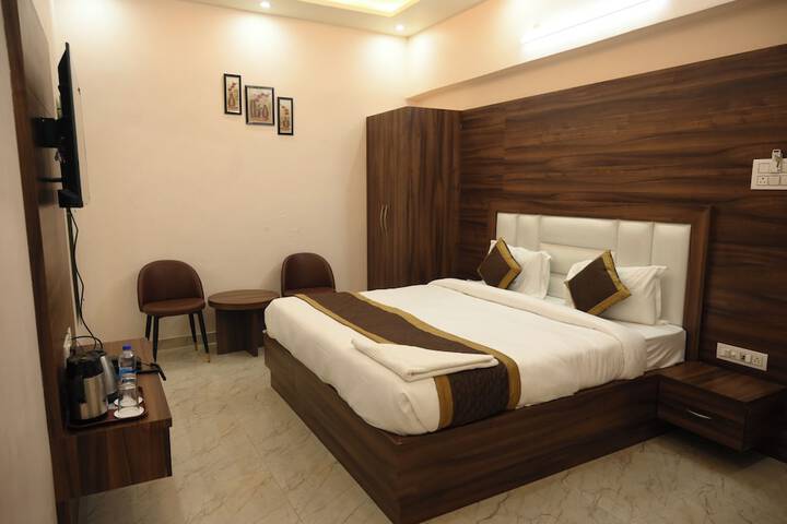 Room 5 of 38