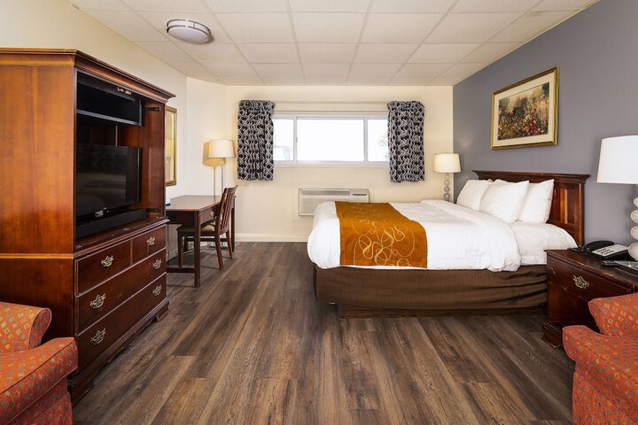 Room 8 of 55