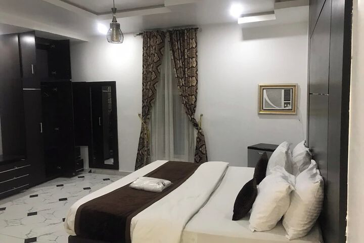 Room 7 of 64