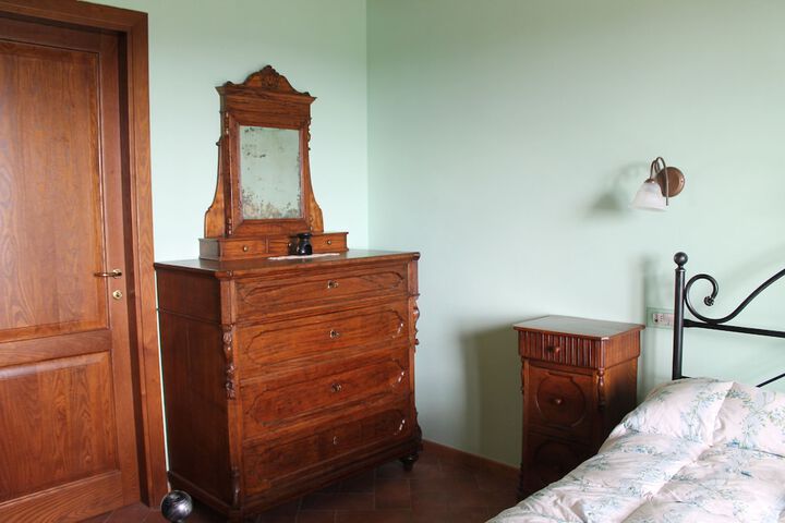 Room 4 of 43
