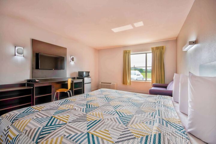 Room 10 of 25