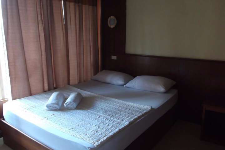 Room 4 of 41
