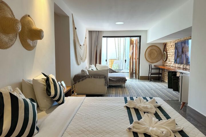 Room 11 of 80