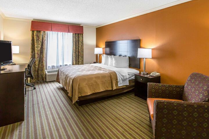 1 King Bed (2 of 15)