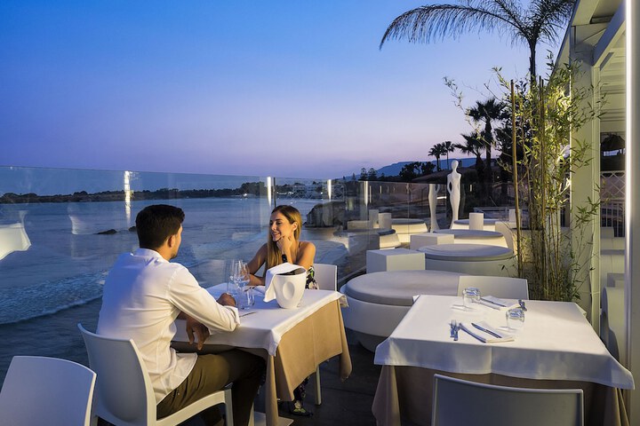 Dining 62 of 68