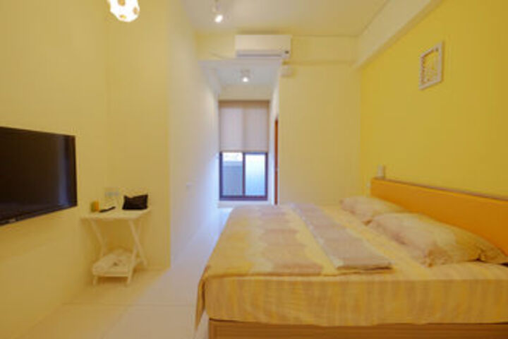 Room 11 of 22