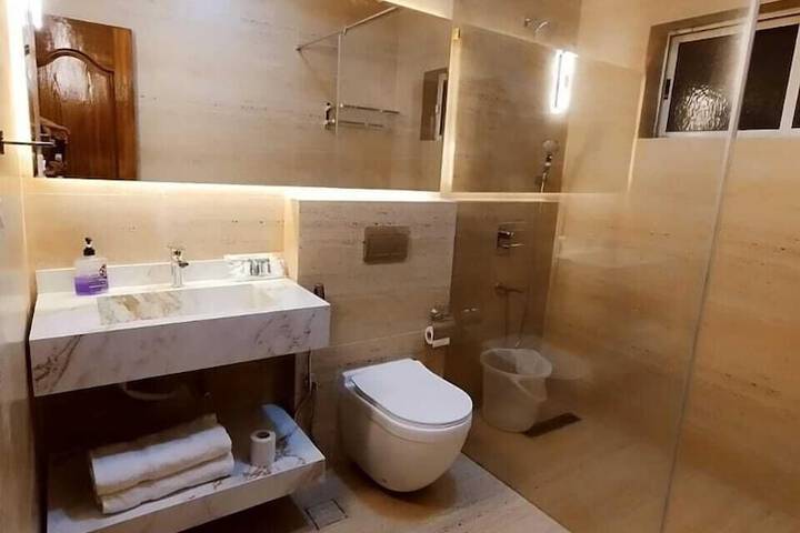 Room 8 of 32