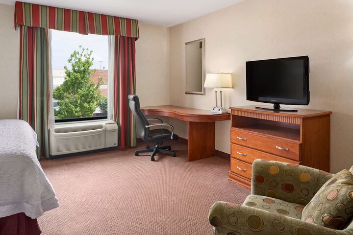 2 Queen Beds (6 of 12)