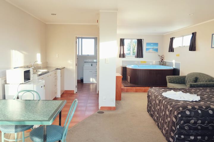 Room 5 of 43