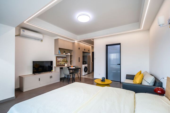 Room 16 of 65