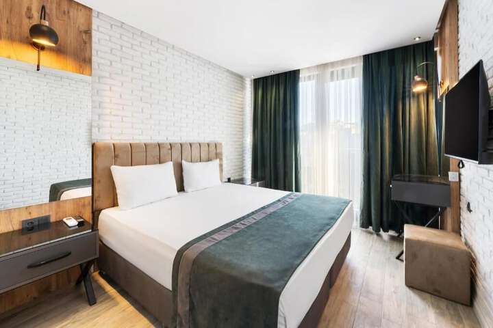 Room 3 of 25