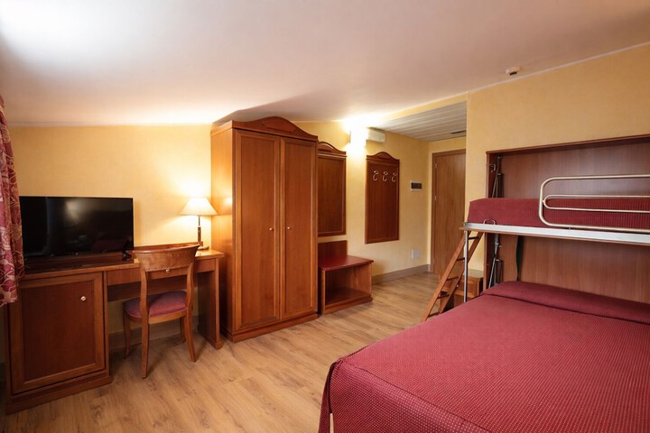 Room 46 of 105