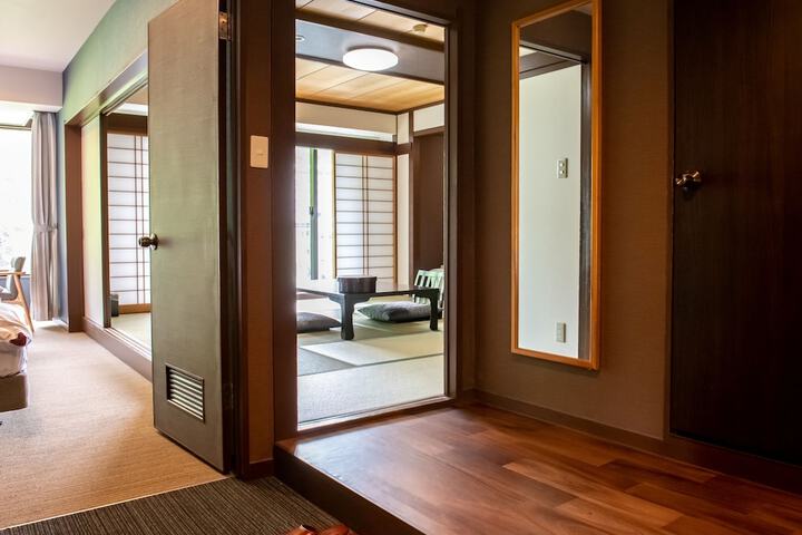 Room 20 of 127