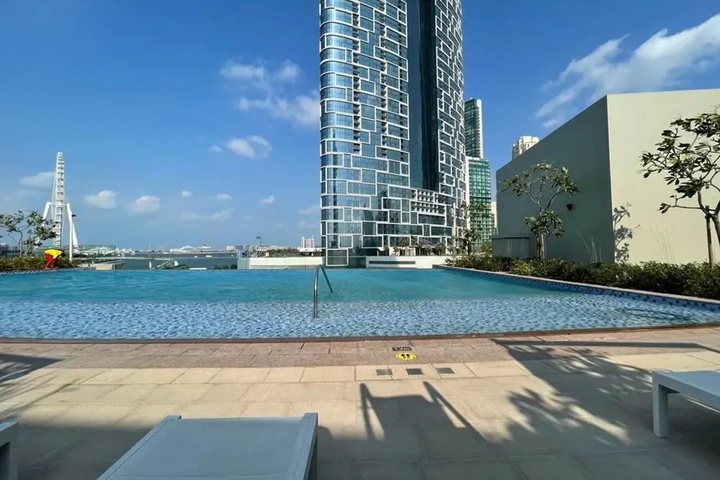Pool 10 of 19