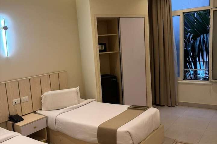 Room 50 of 92