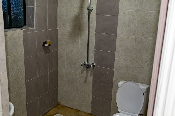 Room 12 of 16