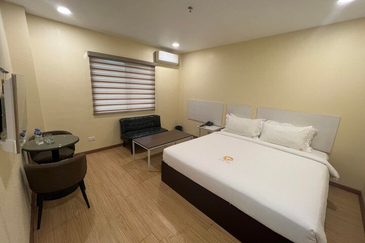 Room 14 of 19