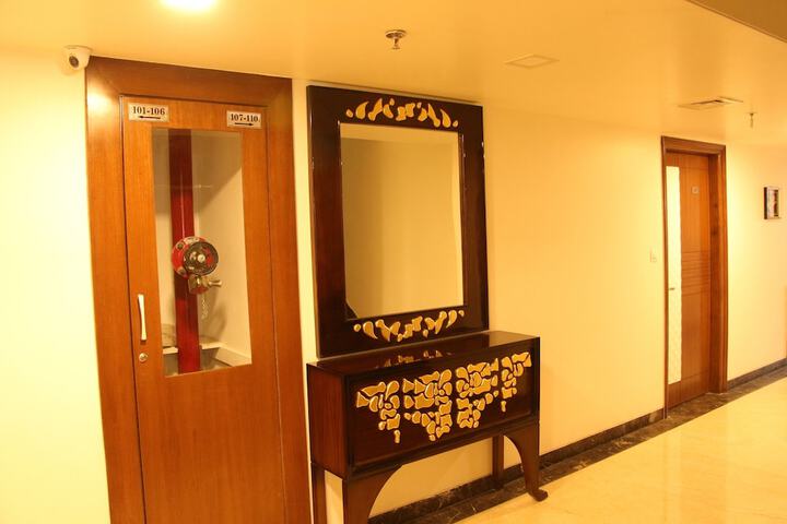 Ballroom/Hall 110 of 123