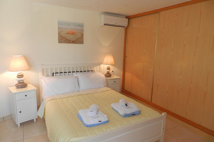 Room 16 of 28