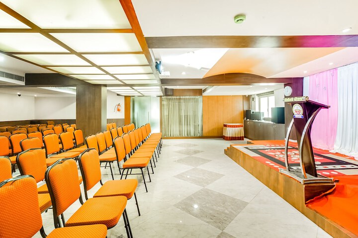 Ballroom/Hall 7 of 18