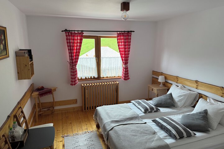 Room 3 of 20
