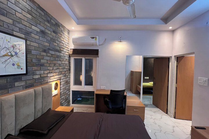 Room 3 of 58
