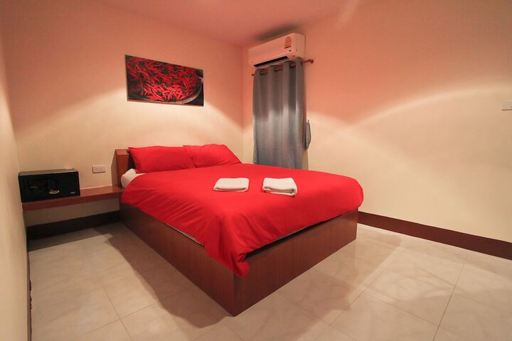 Room 10 of 31
