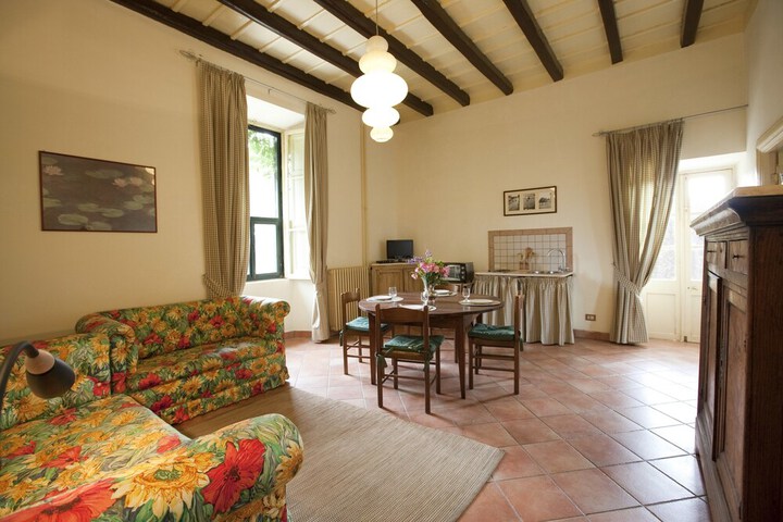 Room 3 of 10