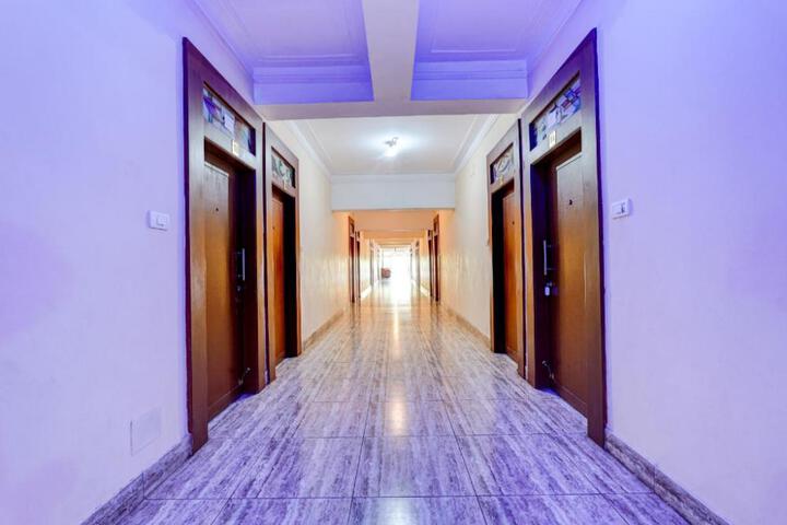OYO Flagship Hotel Kvc Holiday Inn