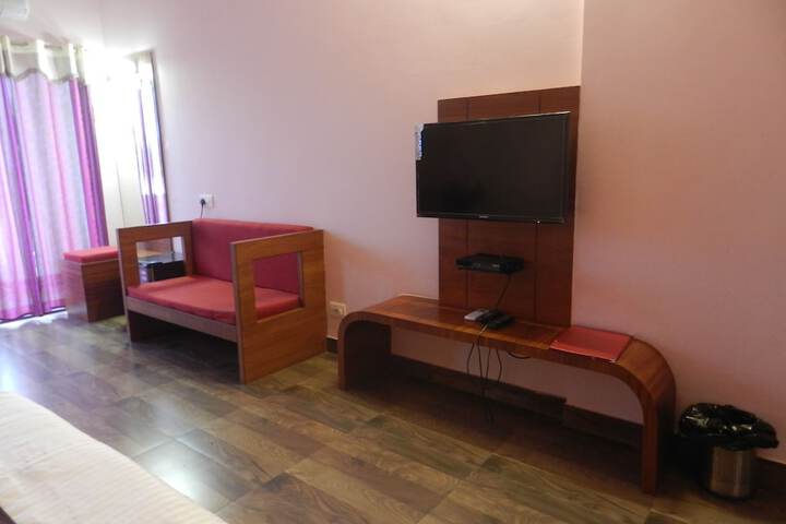 Room 15 of 50