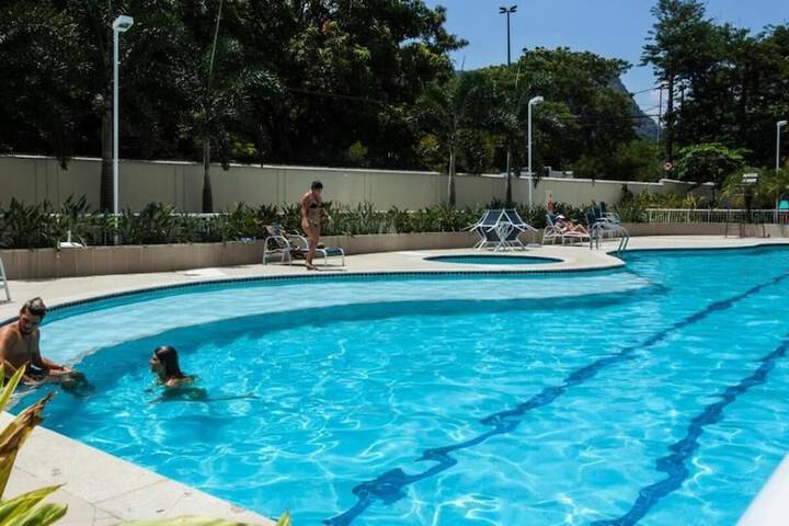 Pool 20 of 38