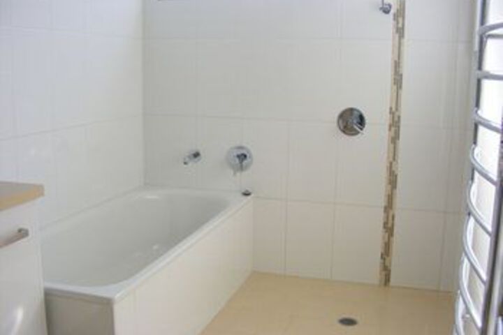 Room 3 of 20