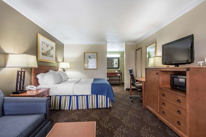 Room 15 of 41