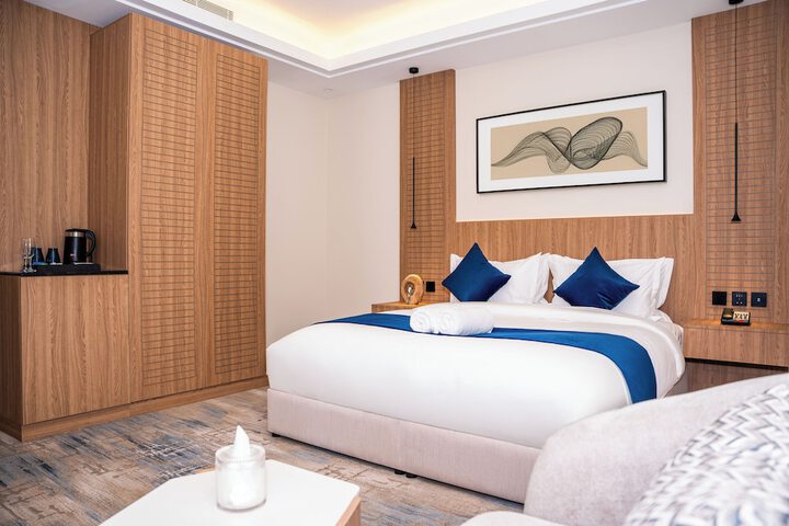 Room 10 of 42