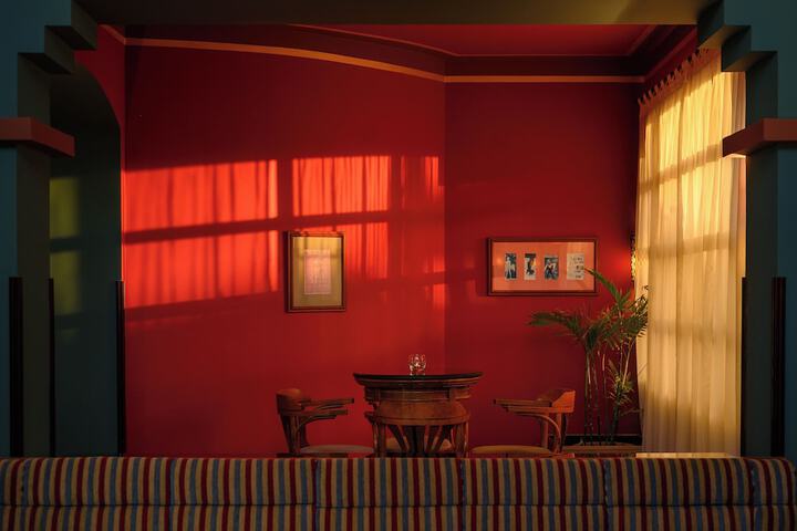 Lounge 113 of 170