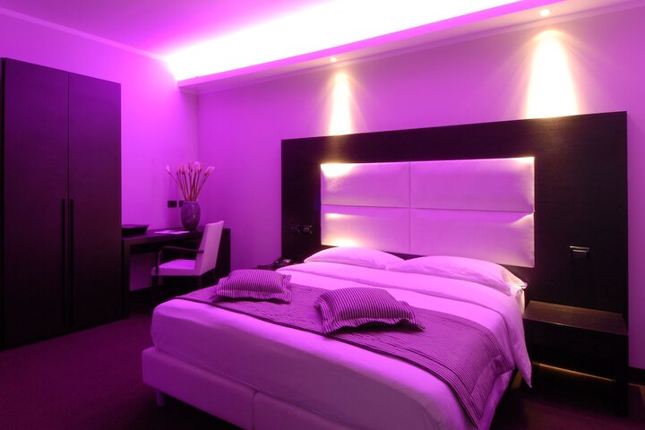 Room 5 of 49