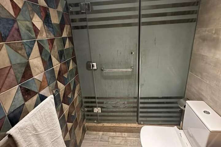 Room 77 of 103