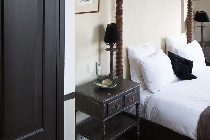 Room 25 of 52