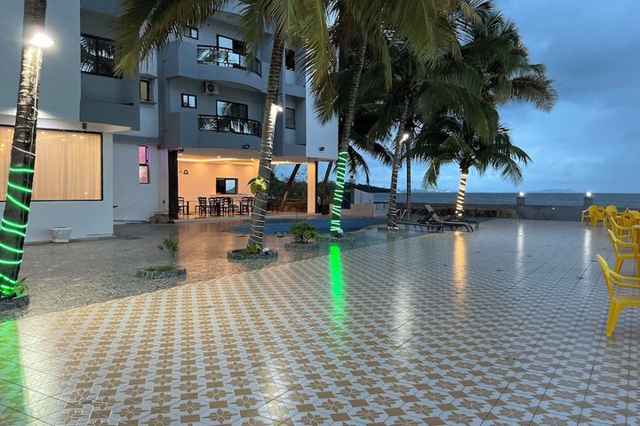 Hotel 79 of 80