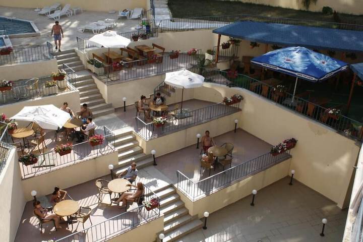 Hotel 44 of 44