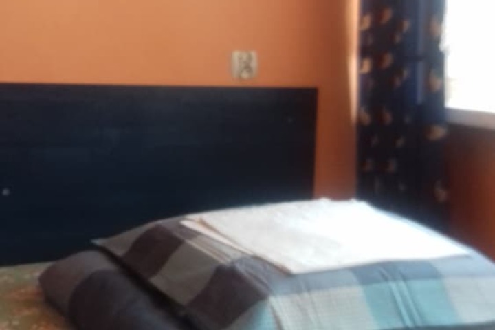 Room 6 of 25