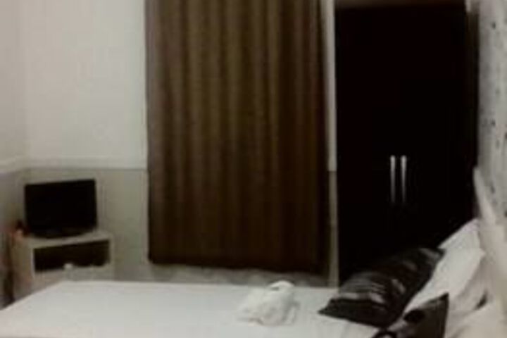 Room 19 of 33